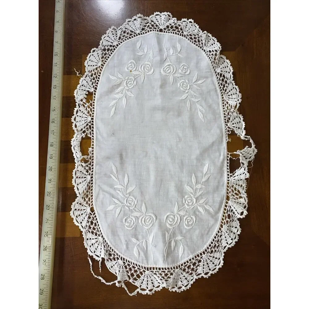 Lot 8 VTG Family Table Cloth Linens Doilies Runner Embroidery Lace Crochet‎ READ